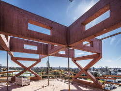 Budova Centrálních polytechnických dílen s Galerií města Pardubic v areálu Winternitzových automatických mlýnů v Pardubicích od ateliéru Šépka architekti