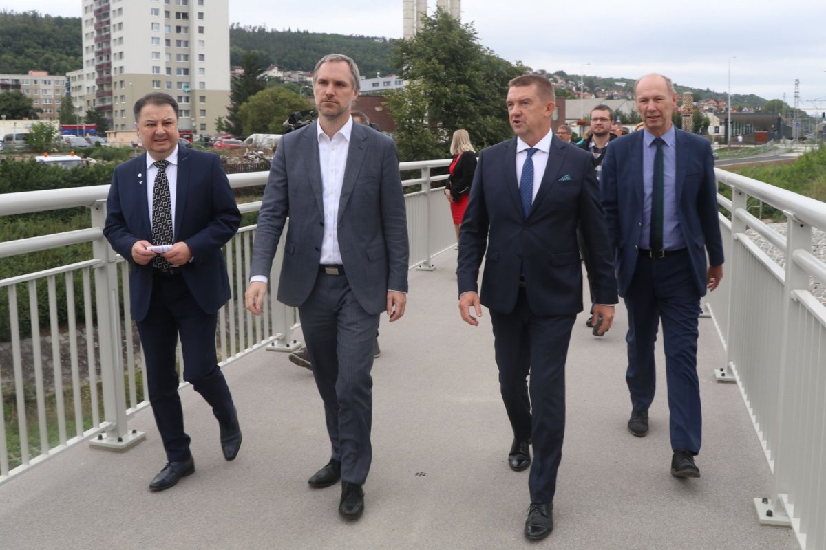 Pražský Radotín má dvě nové lávky - obě podpoří cyklisty a chodce