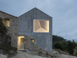 Rekonstrukce a dostavba rodinného domu v Muros, fuertes-penedo arquitectos