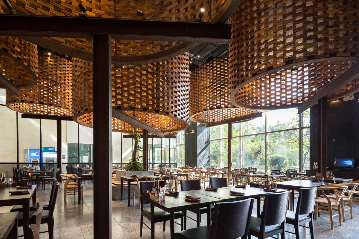 Restaurace Pizza 4P’s v Hanoji od česko – vietnamského studia ODDO