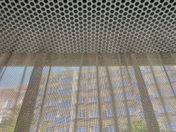 Kavárna Kontejner na Ortenově náměstí od Collarch studia