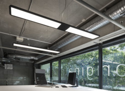 Příklad realizace kancelářského prostoru s kvalitním osvětlením.