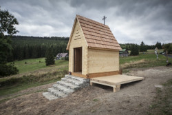 Jana Krákorová (ABM architekti), Zvonička na Vlašských Boudách – foto