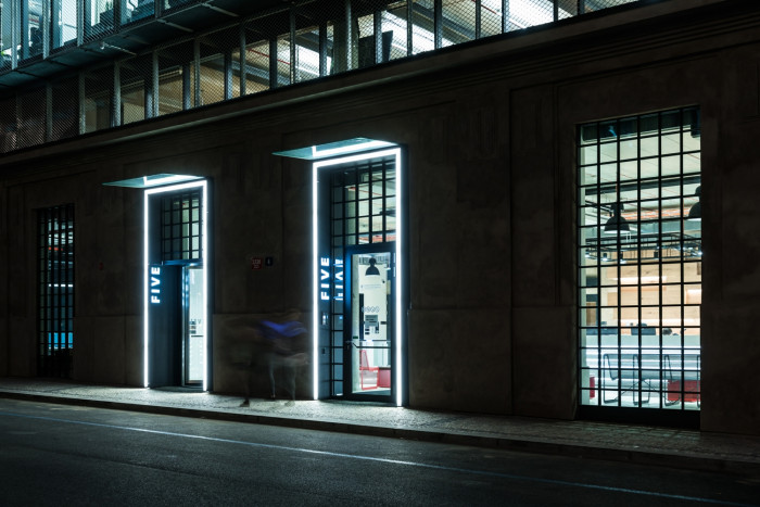 FIVE, QARTA architektura.