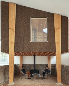 Stodola proměněná v sochařský ateliér od architekta Thomase Randall-Page
