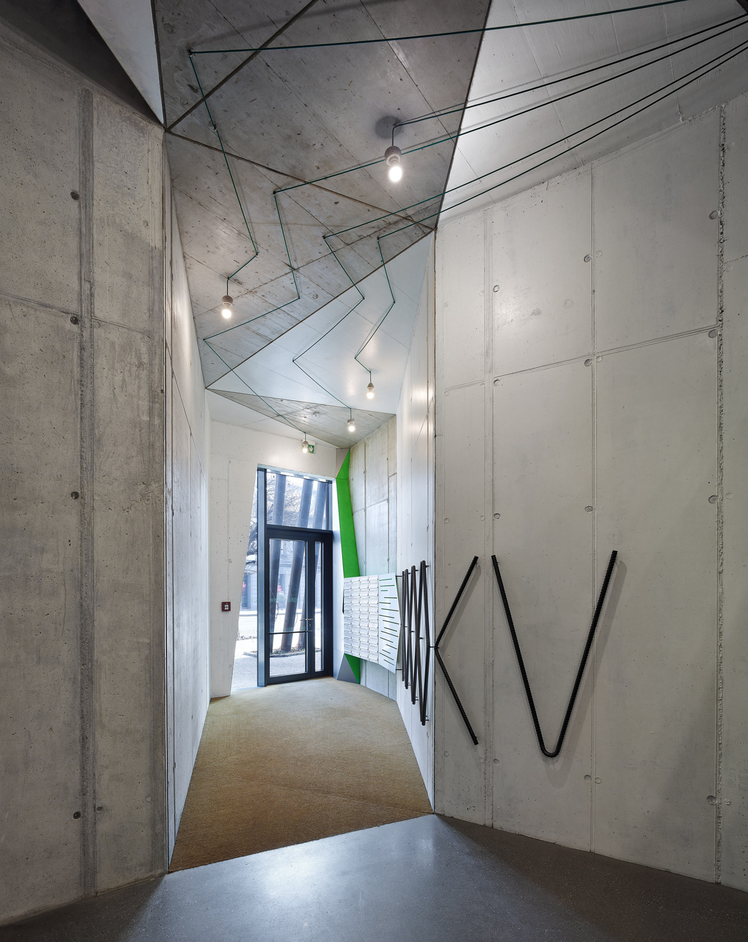 Budova Komunardů XXXV od architekta Stanislava Fialy