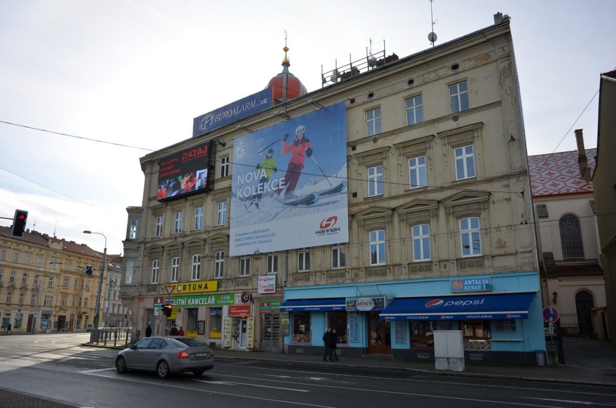 Vizuální smog ve veřejném prostoru – Plzeň. Foto: Veronika R. Fullerová