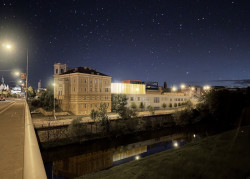 Vizualiazce - pohled od řeky (Nová podoba kulturního domu Peklo od týmu architektů Jiřího Zábrana, Jakuba Sýkory a Kateřiny Svobodové)