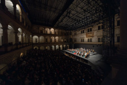 SmetaNOVÝ Sál od AP atelieru Josefa Pleskota