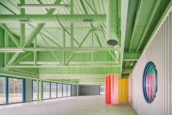 Educan Centrum od španělského studia Eeestudio