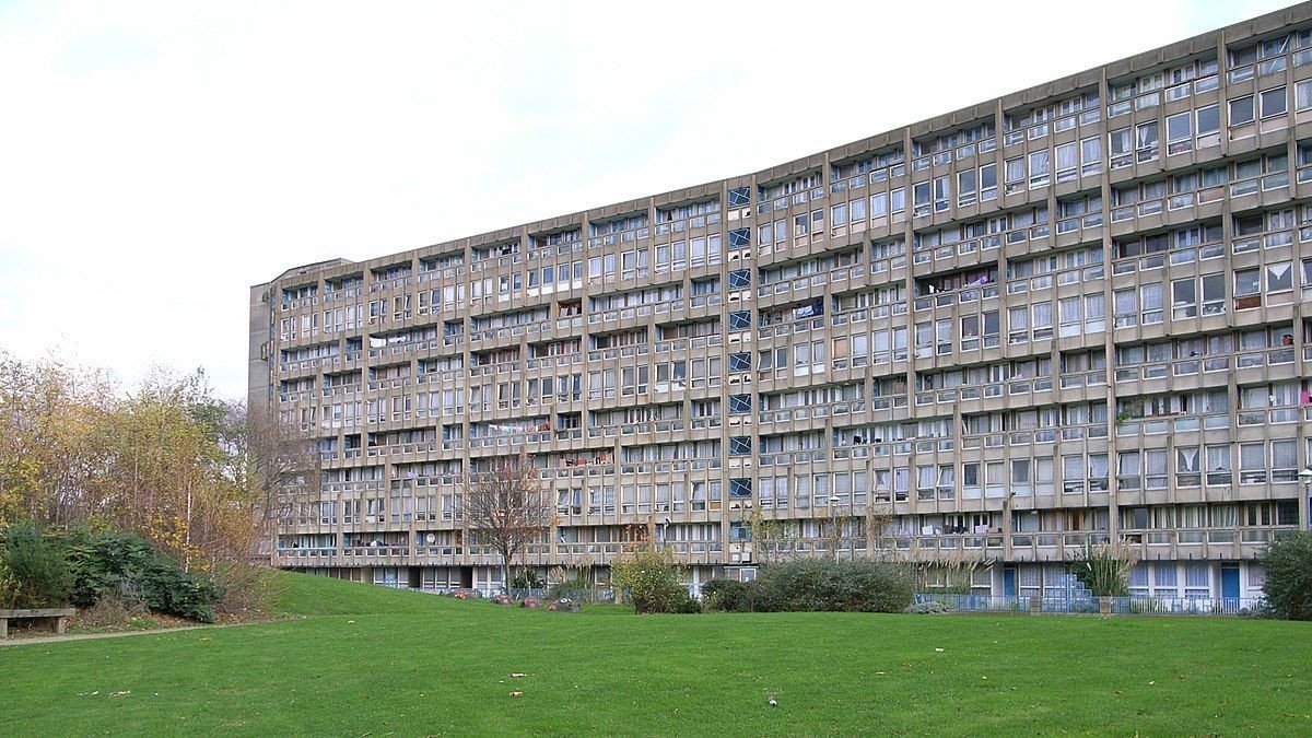 Rodin Hood Gardens, Alison a Peter Smithsonovi