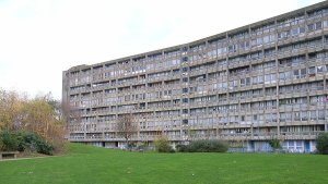 Rodin Hood Gardens, Alison a Peter Smithsonovi