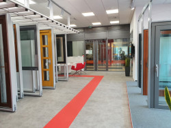 Přední český výrobce oken a dveří, společnost PKS okna, otevřel v Brně nový showroom