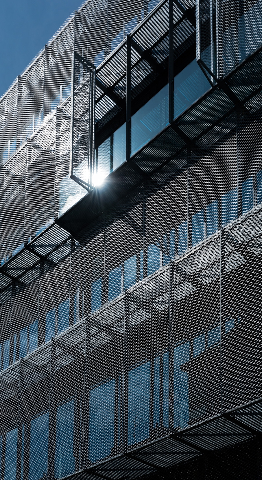 FIVE, QARTA architektura.