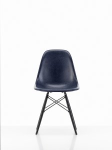 Židle Eames fiberglass DSW.