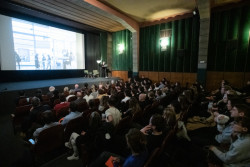 Architektka Anne Lacaton při přednášce v Praze v dubnu 2022