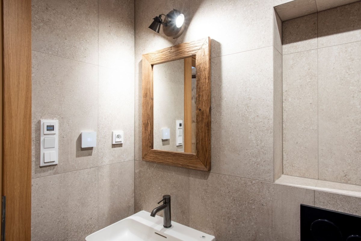 Inteligentní termostat NEA SMART 2.0 od REHAU