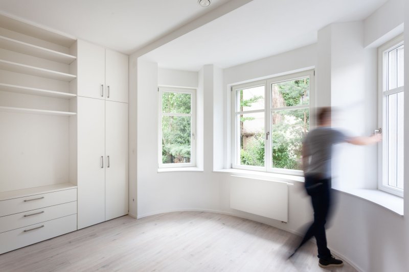 Rekonstrukce vily na Ořechovce v Praze, monom architekti