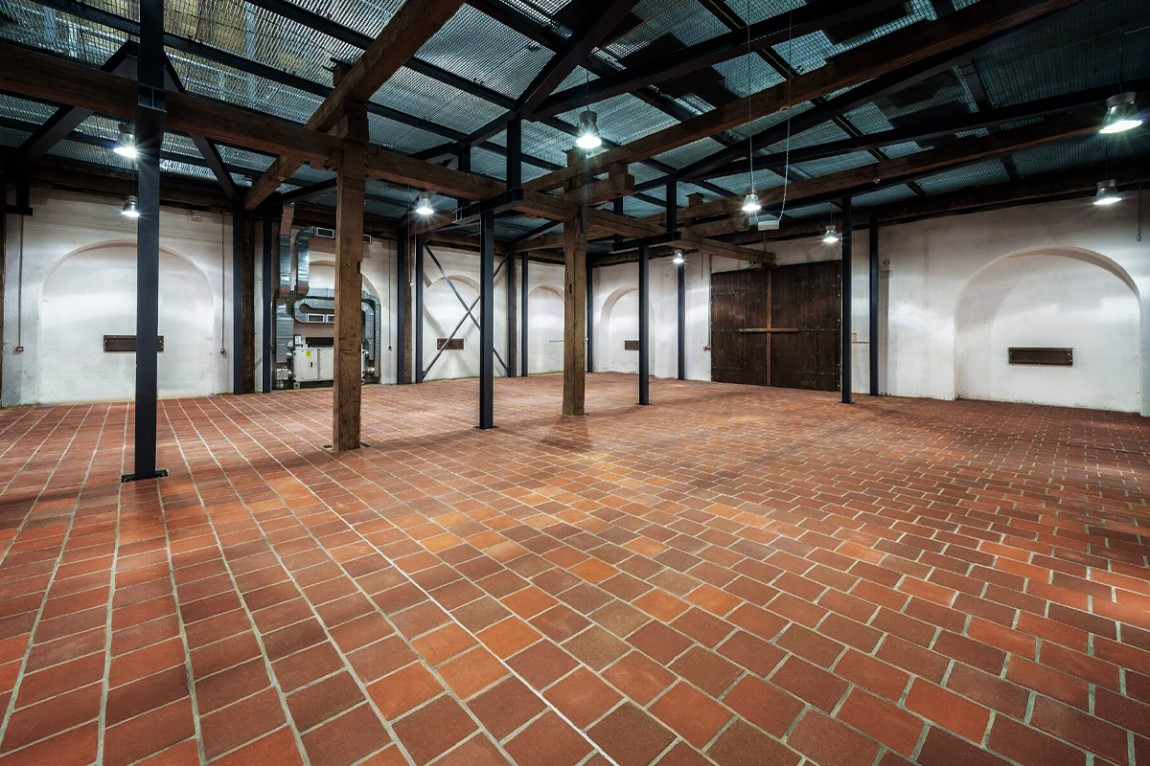 Dlažba Půdovka na zámku Ohrada