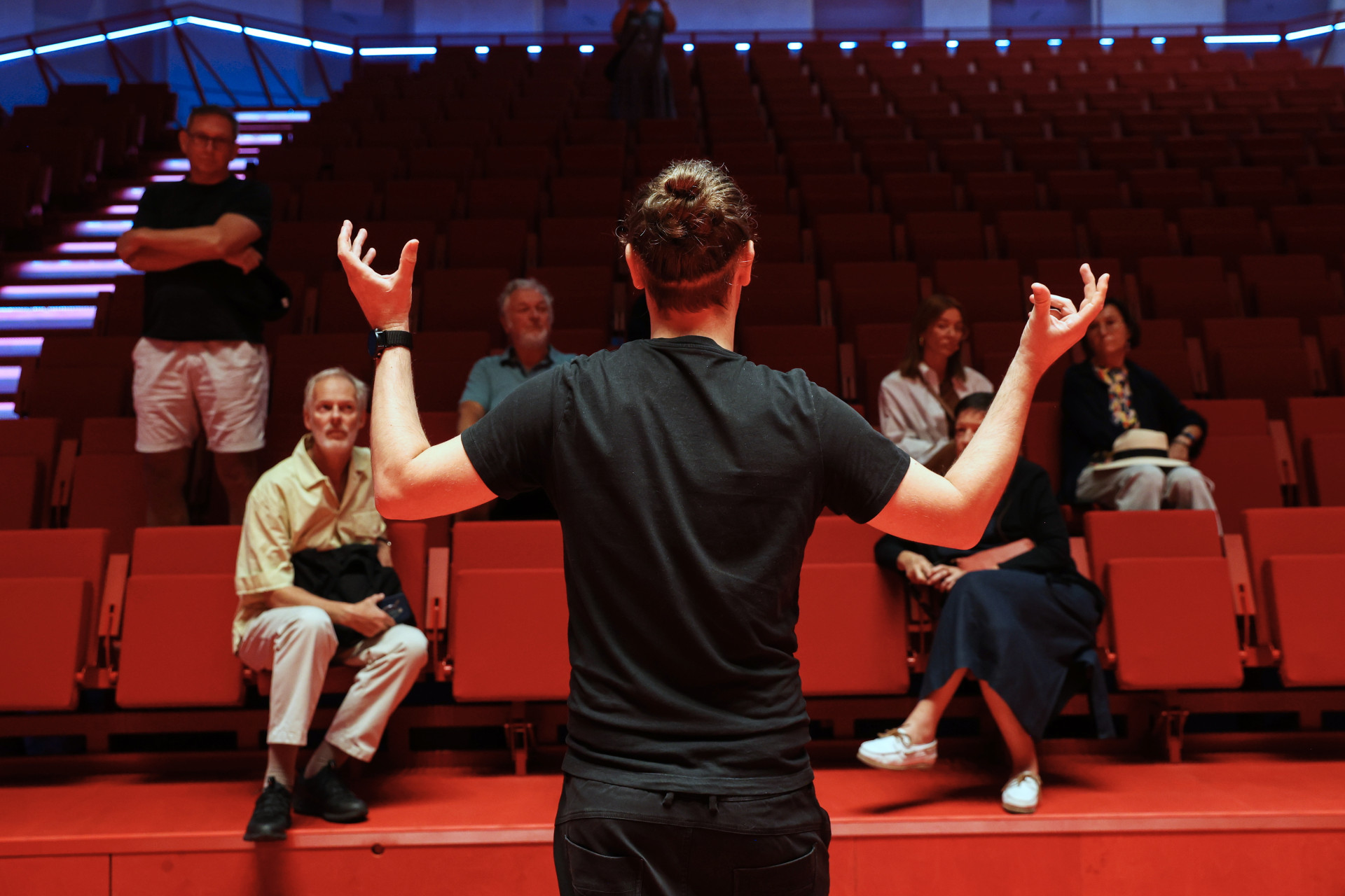 Porota při návštěvě vítězné stavby