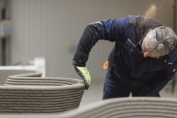 Minimalistické květináče TYPO vyrábí mmcité pomocí 3D tisku jako jedna z prvních firem v České republice