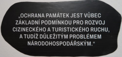 Výrok Zdeňka Wirtha použitý na výstavě Boj o malé město v Galerii výtvarného umění v Havlíčkově Brodě, 2024