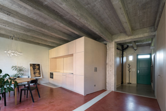 PROGRES ARCHITEKTI - Byt + byt: Byt se nachází ve funkcionalistickém domě ze 30. let v pražské Libni