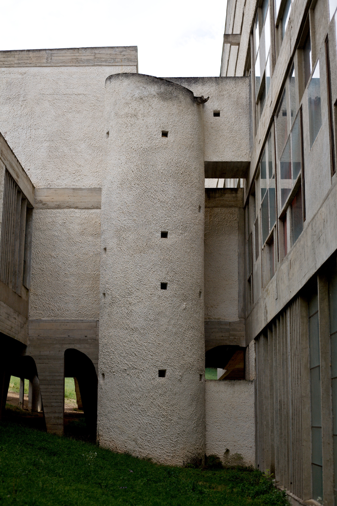 Točité schodiště – betonová socha.