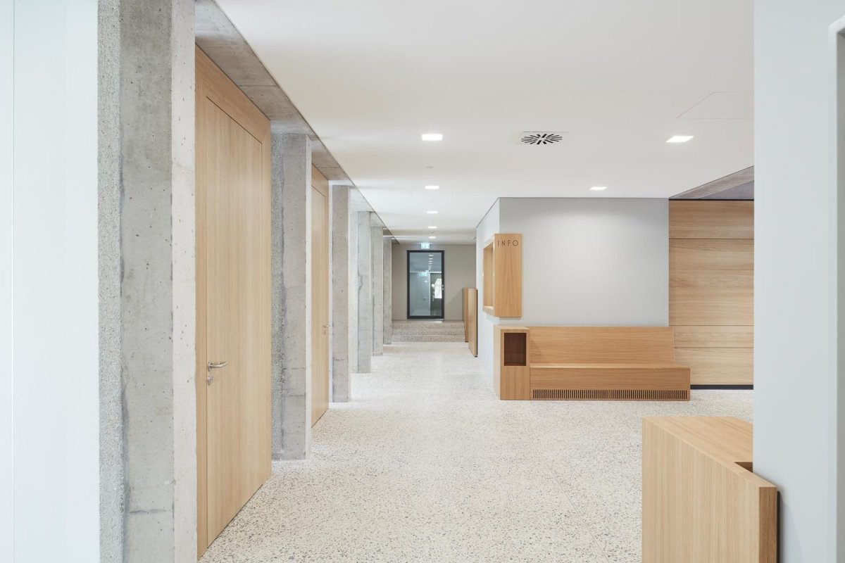 Rekonstrukce budovy okresního soudu Tübingenu od studia Dannien Roller Architekten