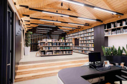 Budova knihovny s restaurací ve Šlapanicích od Milana Podroužka a spoluautorů