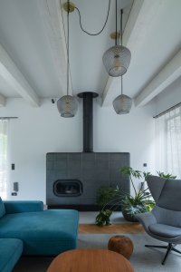 Vnitřní prostor je hezky světlý. (Zapomenutá stodola, Karnet architekti) 