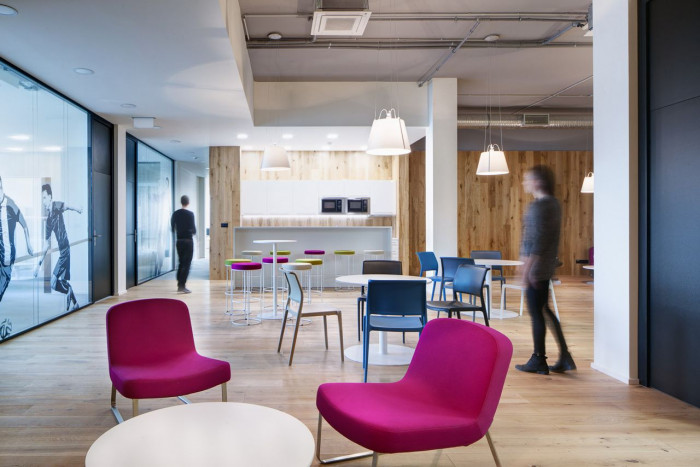 ov-a, Rekonstrukce a dostavba administrativní budovy Verona – foto