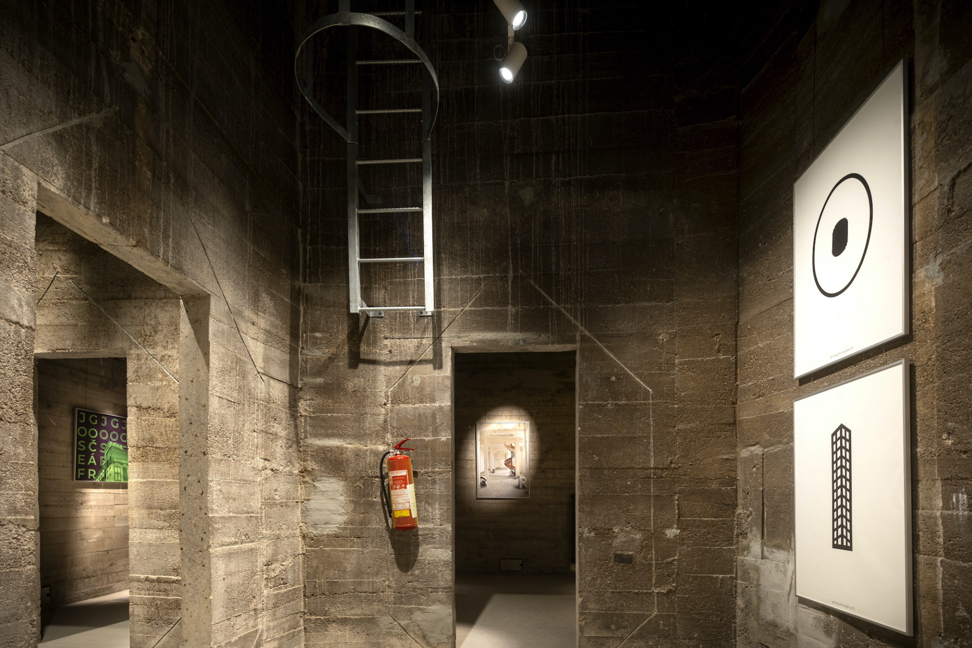 Gočárova galerie vznikla konverzí hlavní budovy Automatických mlýnů v Pardubicích podle návrhu ateliéru TRANSAT architekti