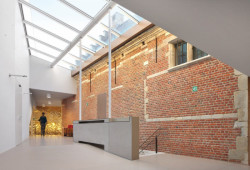 import.export ARCHITECTURE, The Moon – foto