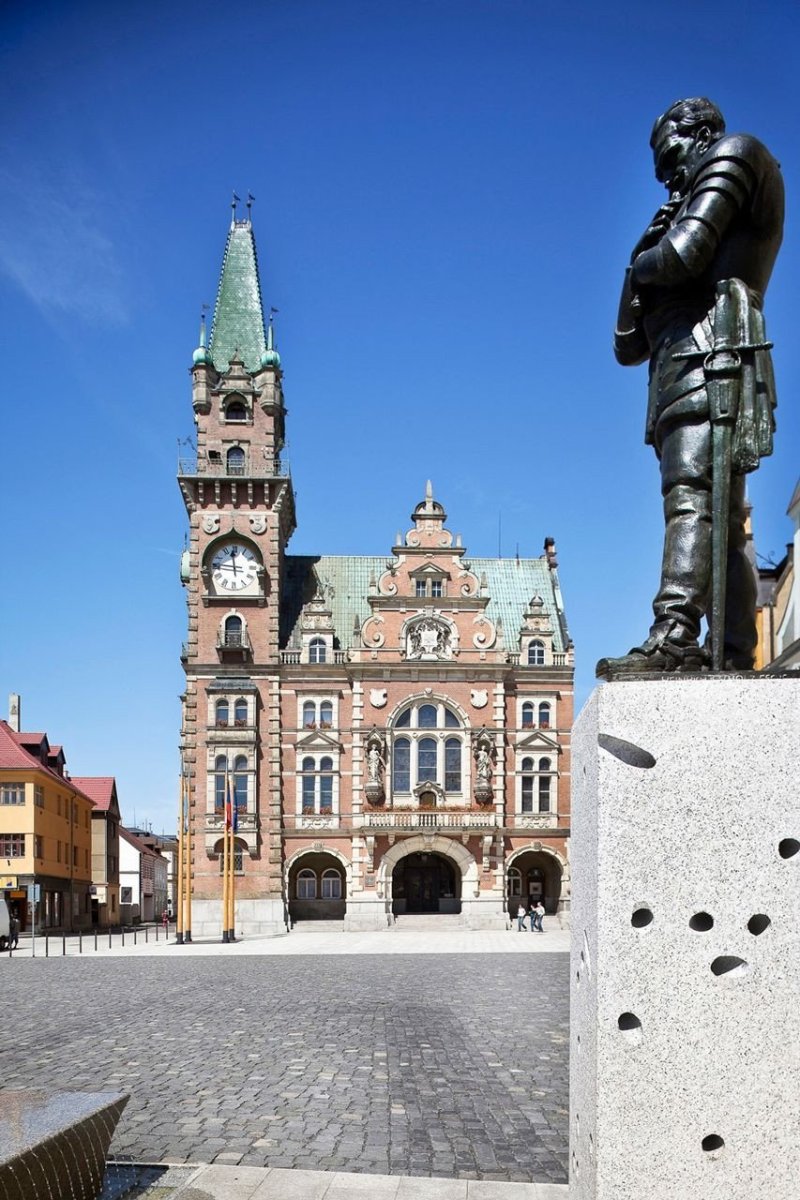 Vladimír Balda architekt & atakarchitekti, Rekonstrukce náměstí ve Frýdlantu – foto