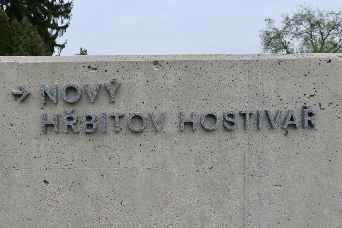 Foto z návštěvy: Detail navigačního systému (Rozšíření hřbitova v Hostivaři; Fertyk, BAKYTA)