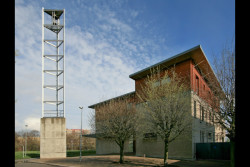 Farní sbor Českobratrské církve evangelické Praha-Kobylisy, Ernst Gisel, 1967–1971, Radovan Schlaufer a Jakub Roskovec (dostavba), 1995–2001