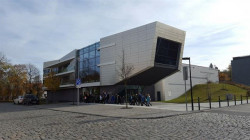 Dolní Břežany, ELI – foto