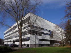 Kulturní dům s lázeňskou kolonádou v Teplicích, čp. 2950 (Karel Hubáček, Michael Brix, Martin Rajniš ad., 1977–1986) Divadlo pracujících Most, čp. 15 (Ivo Klimeš, 1979–1985)