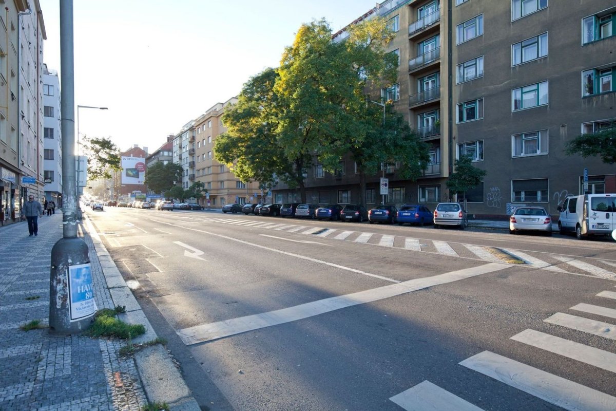 Koncepční studie budoucí podoby Letenského kříže, ulice Veltržní, současný stav – foto