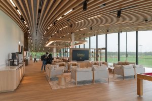 Foster + Partners zrekonstruovali tréninkové centrum fotbalového klubu Manchester United.  