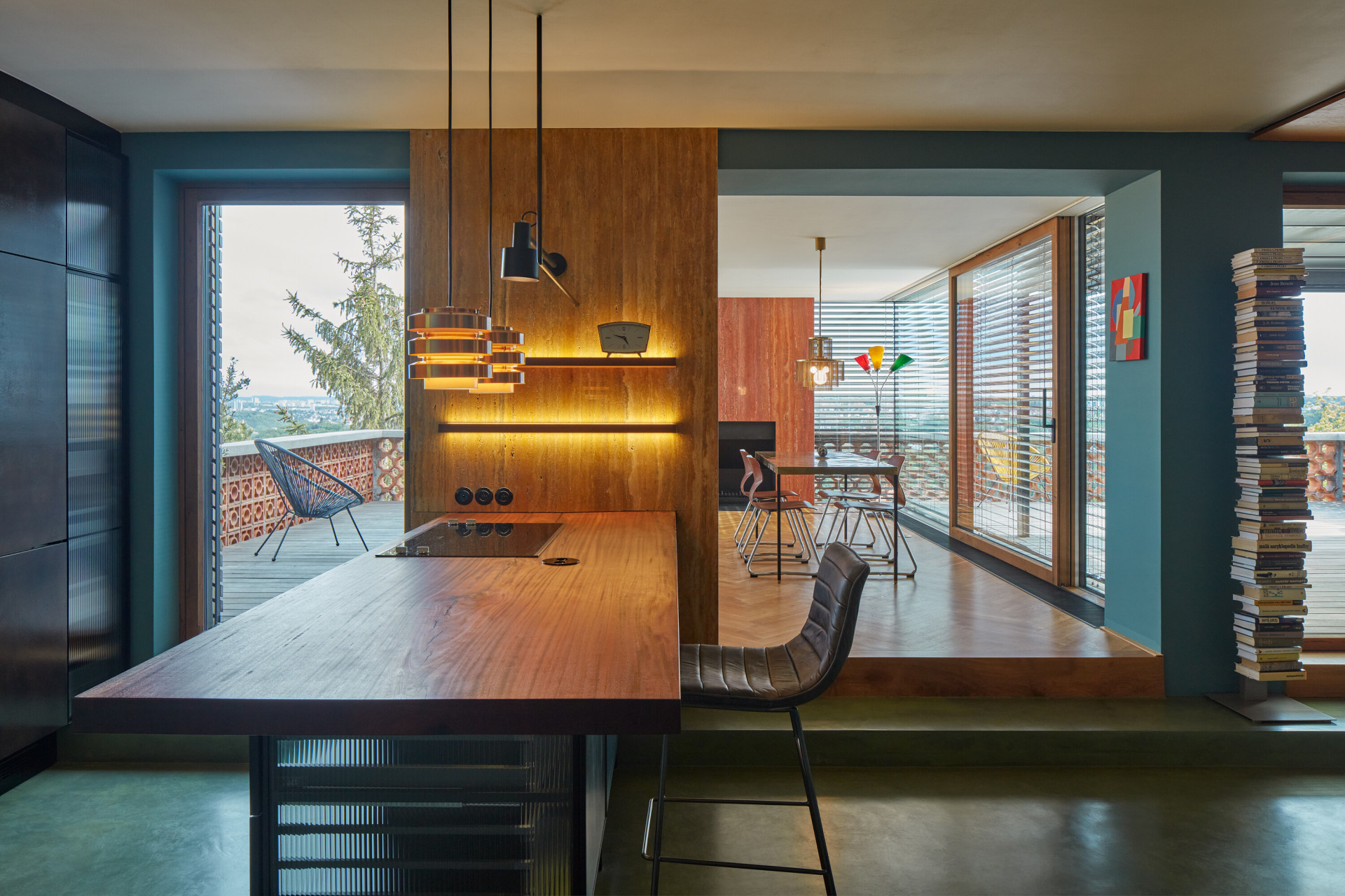 Studio Formafatal zrekonstruovalo interiéry domu rodiny Hřebejkových na pražských Hřebenkách