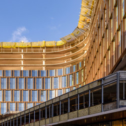 Rekonstrukce začala v roce 2023 demontáží původních konstrukcí a stavební práce byly zahájeny počátkem roku 2024. Dokončení projektu je aktuálně plánováno na první polovinu roku 2027. (OXY Brussels)