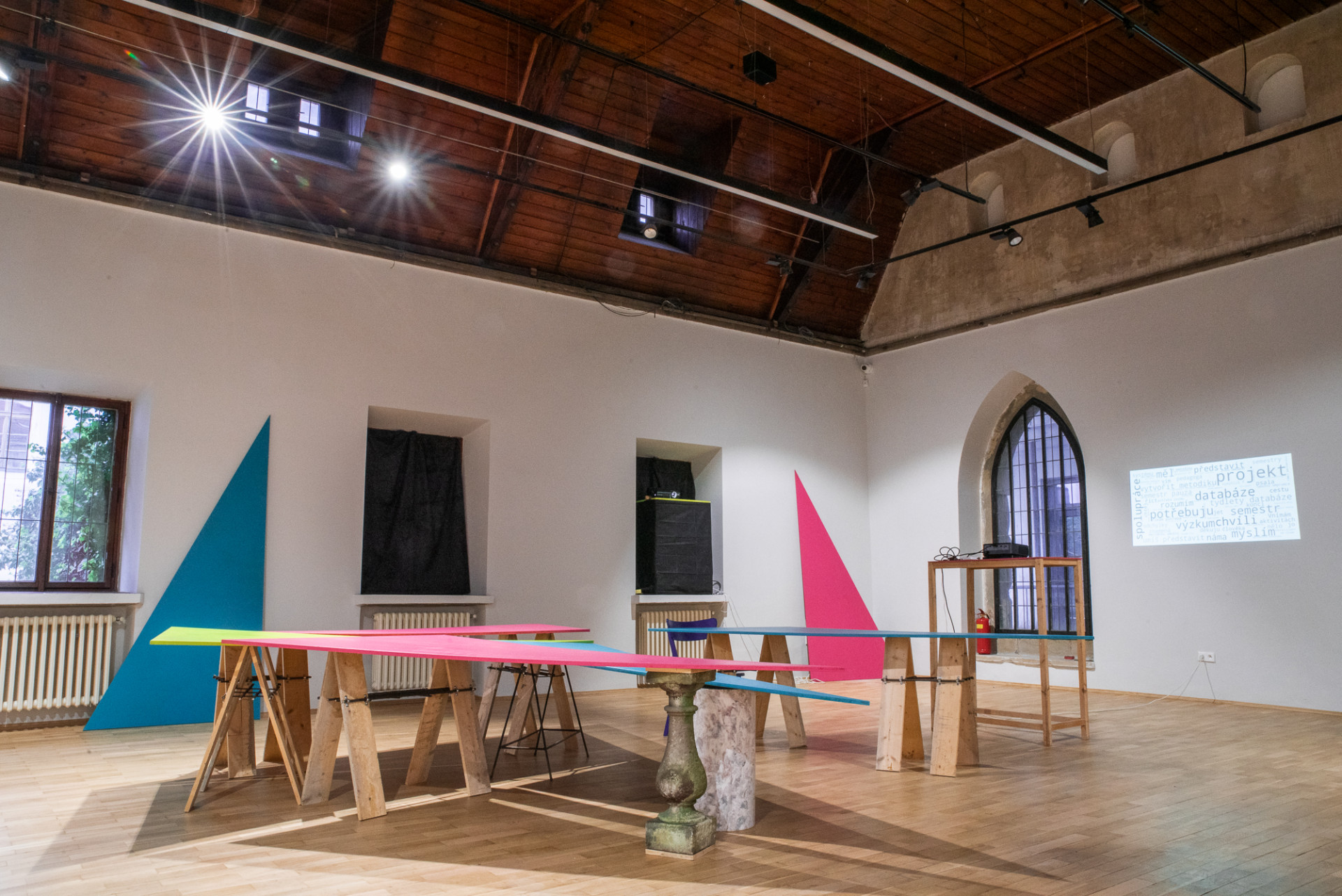 Nová výstava Public Space Lab v Galerii Jaroslava Fragnera ukazuje, jak si můžeme poradit s nevyužitými prostory a budovami.