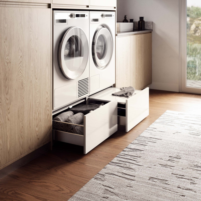 Domácí prádelna ASKO s maximálním využitím prostoru.