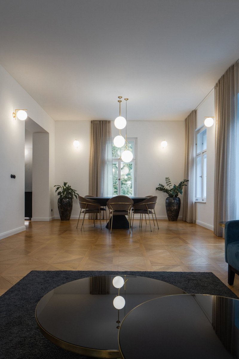Zrekonstruovaná vila poblíž Prahy od Karnet architekti