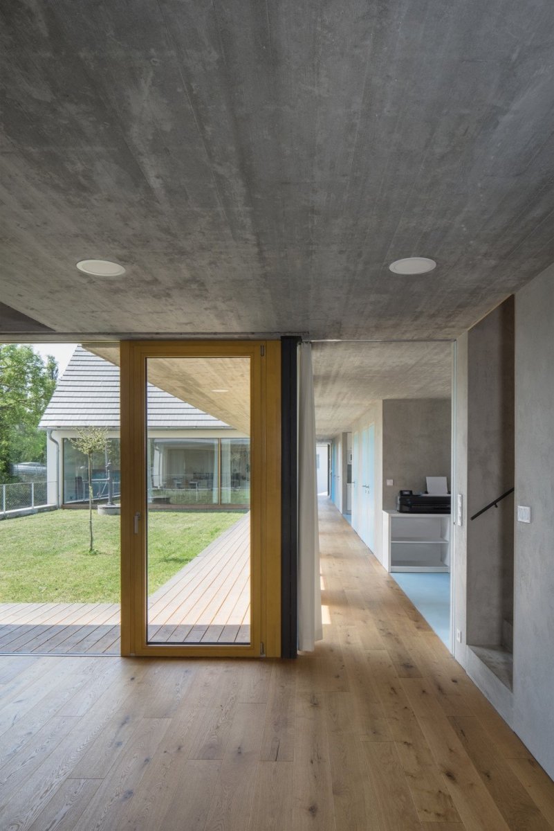 Sídlo firmy RenoEnergie, ov-a (Opočenský Valouch architekti)