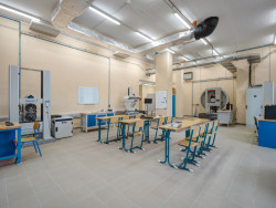 Centrum materiálů, mechaniky a technologií bylo realizováno jako součást projektu RE:START zaměřeného na restrukturalizaci Ústeckého, Moravskoslezského a Karlovarského kraje