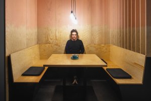 Interiér Cafe Smoo v Příbrami, Michael Karnet