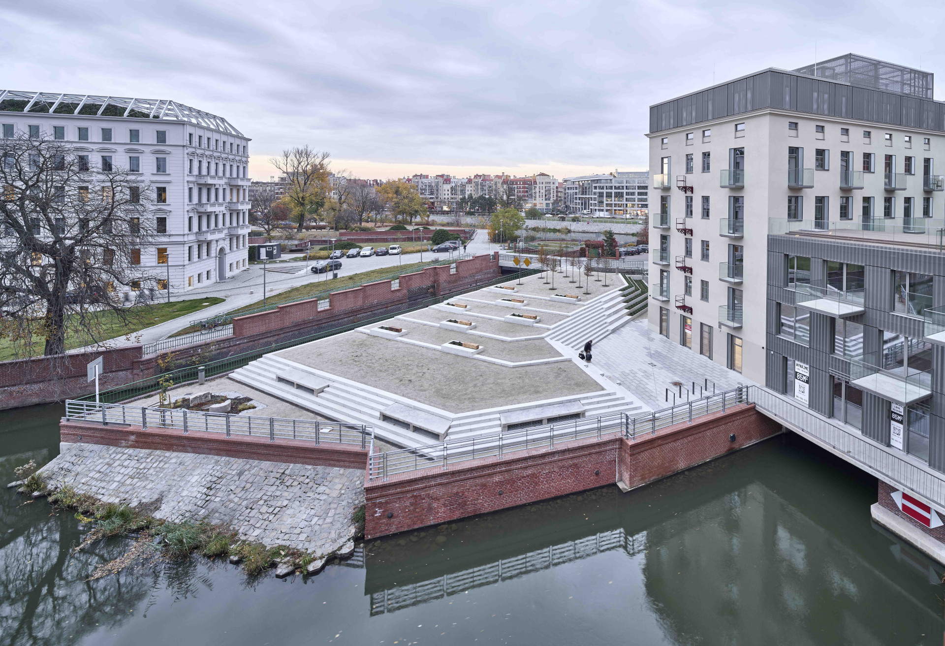 Studio Maćków proměnilo starý polský mlýn Maria. Nově se zde nachází 120 bytů.